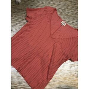 D-71 PST by Project Social T  V-neck ribbed raw edge PEACH size S